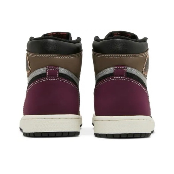 Air Jordan 1 High OG 'Hand Crafted
Size men 12 - Picture 2 of 6